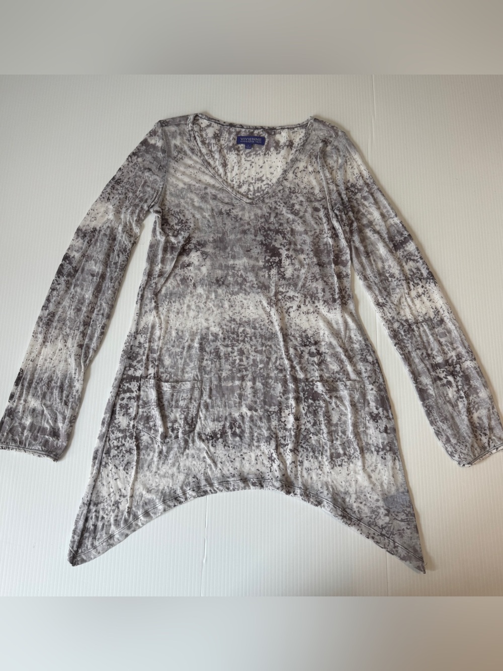 Vivienne Tam Gray Abstract Print V Neck Tunic Top Long Sleeve Pockets Small Boho